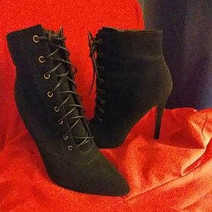 Size 9 Laced Heeled Ankle Boots